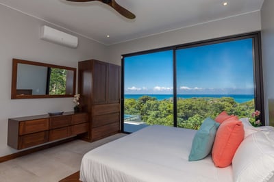 Luxury Villa Photo #40