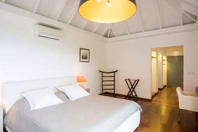 Luxury Villa Photo #27