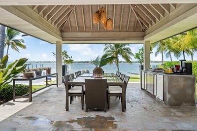 Luxury Villa Photo #6