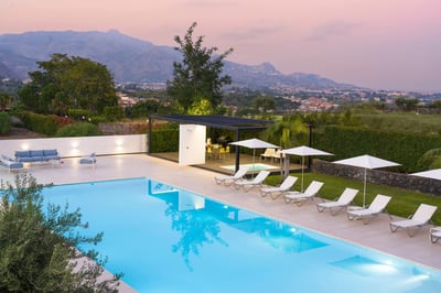 Luxury Villa Photo #6