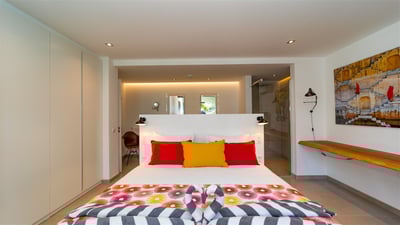 Bedroom 2: Located on the main level. King size bed, air conditioning, HD-TV, Dish Network, App