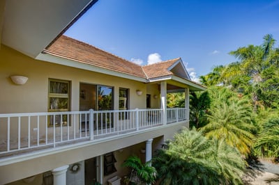 Luxury Villa Photo #16