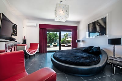 Luxury Villa Photo #30
