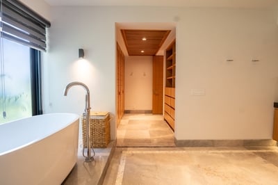 Luxury Villa Photo #30