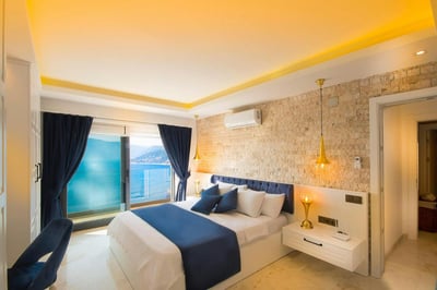 Luxury Villa Photo #28