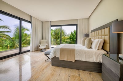 Luxury Villa Photo #21