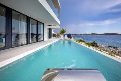 Luxury Villa Photo #2
