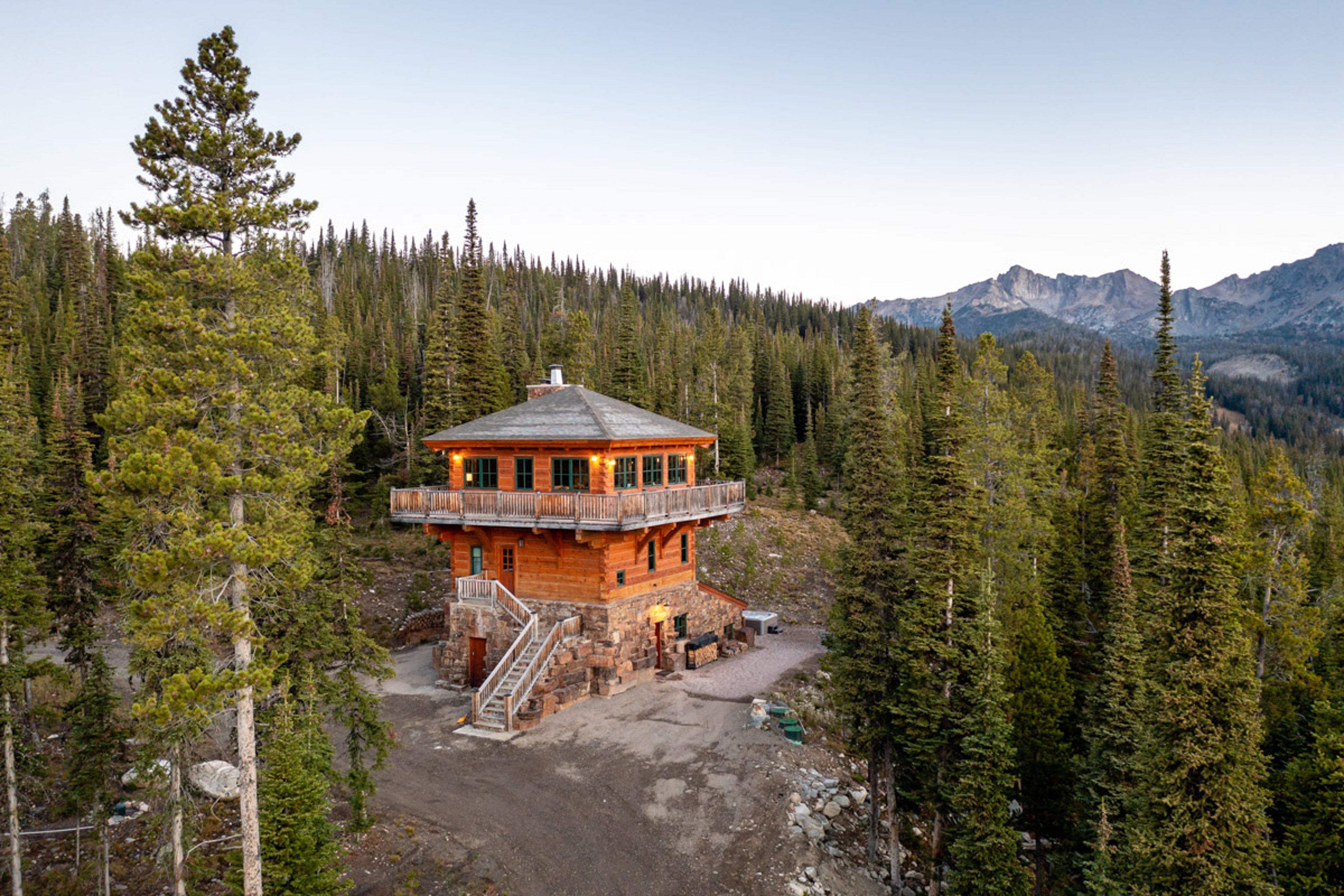 Fire Lookout Towers | Beehive Peak View - 26