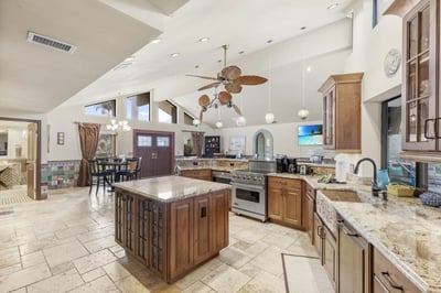 Luxury Villa Photo #6