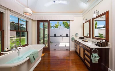 Luxury Villa Photo #16