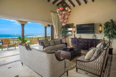 Luxury Villa Photo #22