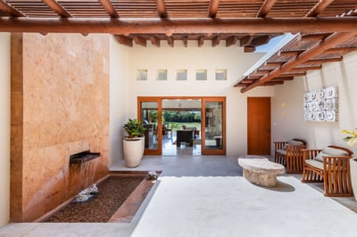 Luxury Villa Photo #16