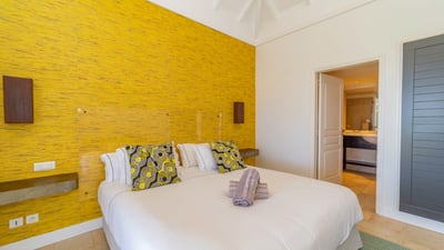 Luxury Villa Photo #16
