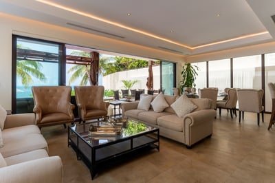 Luxury Villa Photo #14