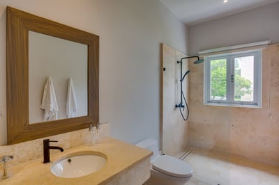 Luxury Villa Photo #37