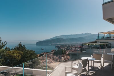Luxury Villa Photo #6