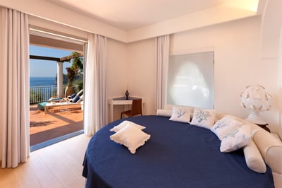 Luxury Villa Photo #26