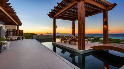 Luxury Villa Photo #7