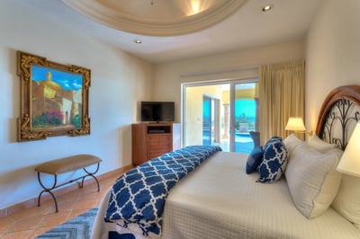 Luxury Villa Photo #31