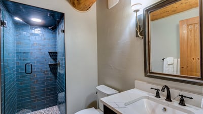 Main level, shared bathroom (for queen and twin bedrooms)