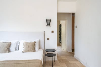 Luxury Villa Photo #15