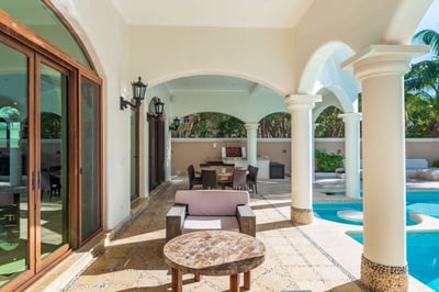 Luxury Villa Photo #11