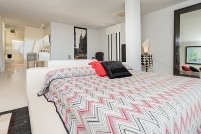 Luxury Villa Photo #35