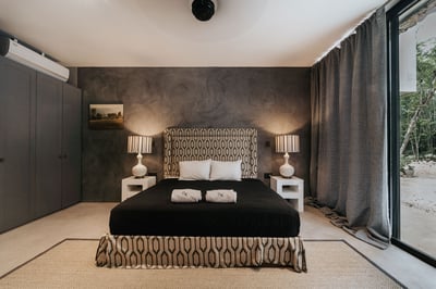 Luxury Villa Photo #29