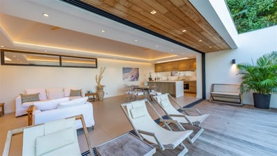 Luxury Villa Photo #13