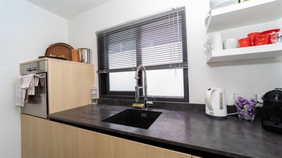 Kitchen & Dining Area