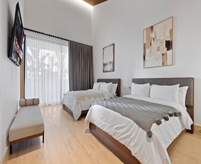 Luxury Villa Photo #23