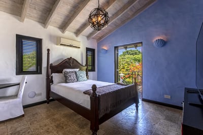 Luxury Villa Photo #22