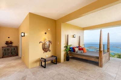 Luxury Villa Photo #23