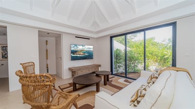 Luxury Villa Photo #22
