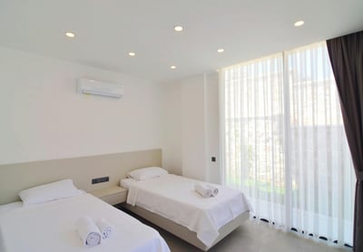Luxury Villa Photo #12
