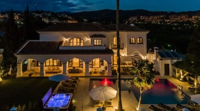 Luxury Villa Photo #6