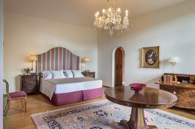 Luxury Villa Photo #12