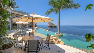 Luxury Villa Photo #5
