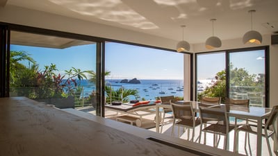 Kitchen & Dining Area