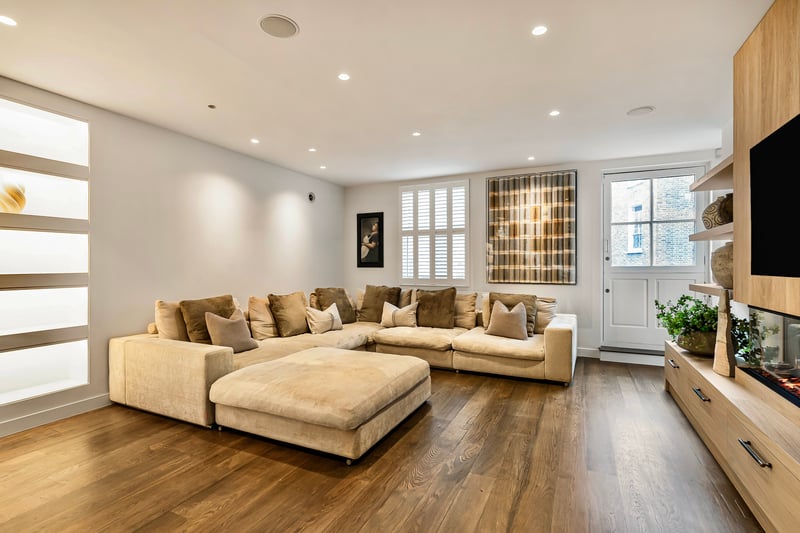 Pindock Mews