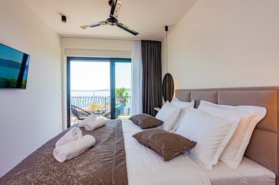 Luxury Villa Photo #31