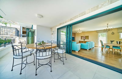 Luxury Villa Photo #14