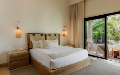 Luxury Villa Photo #34