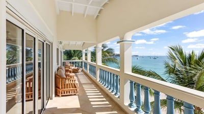 Luxury Villa Photo #3