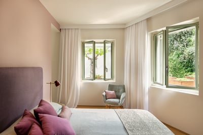 Luxury Villa Photo #36