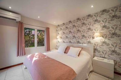 Luxury Villa Photo #19