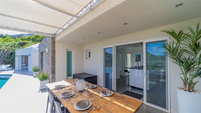 Luxury Villa Photo #13