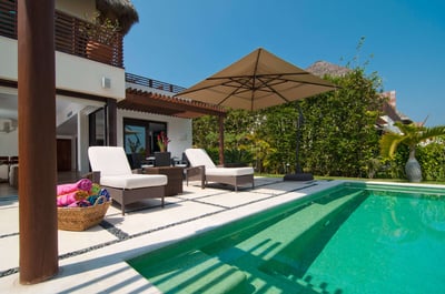 Luxury Villa Photo #3
