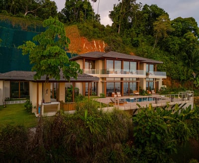 Luxury Villa Photo #11