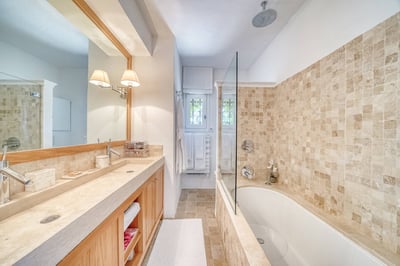 Luxury Villa Photo #16